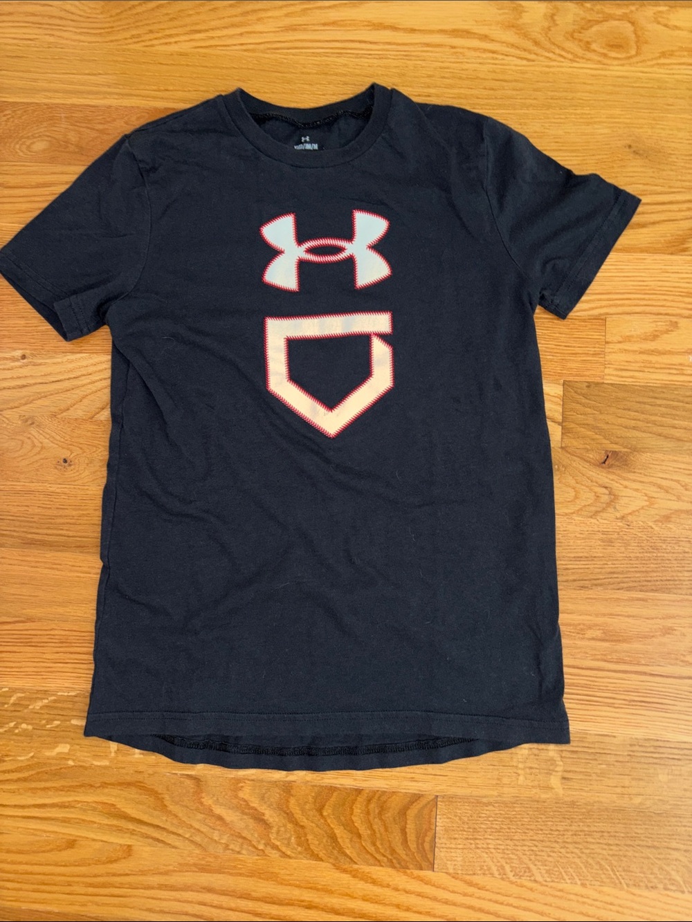 Boys Under Armour Black Cotton Short-Sleeve Tee with Red-Outlined Logo